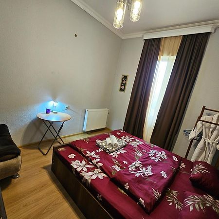 Guesthouse Different Tiflis Exterior foto