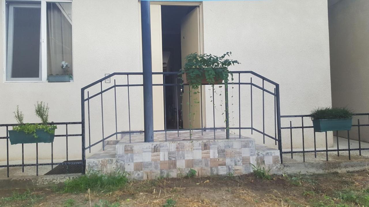 Guesthouse Different Tiflis Exterior foto
