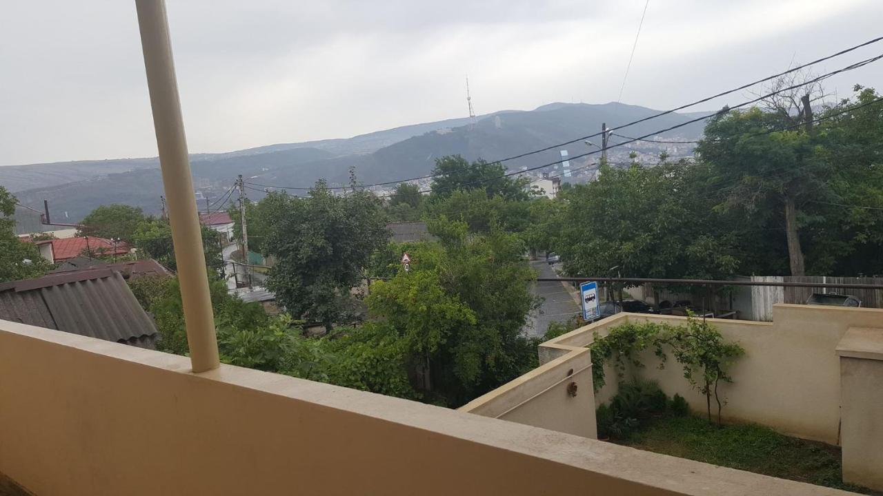 Guesthouse Different Tiflis Exterior foto