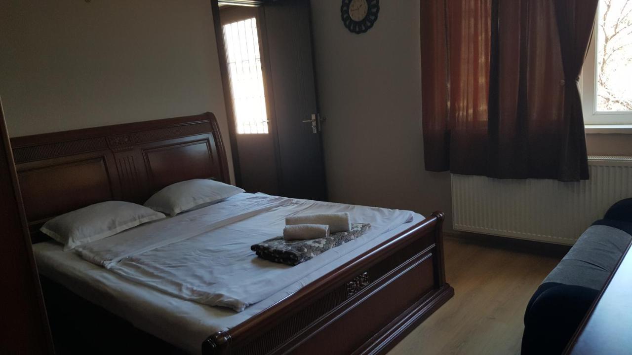 Guesthouse Different Tiflis Exterior foto