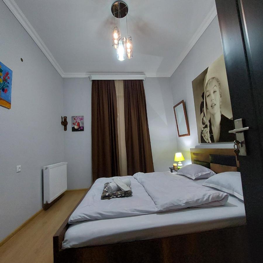 Guesthouse Different Tiflis Exterior foto