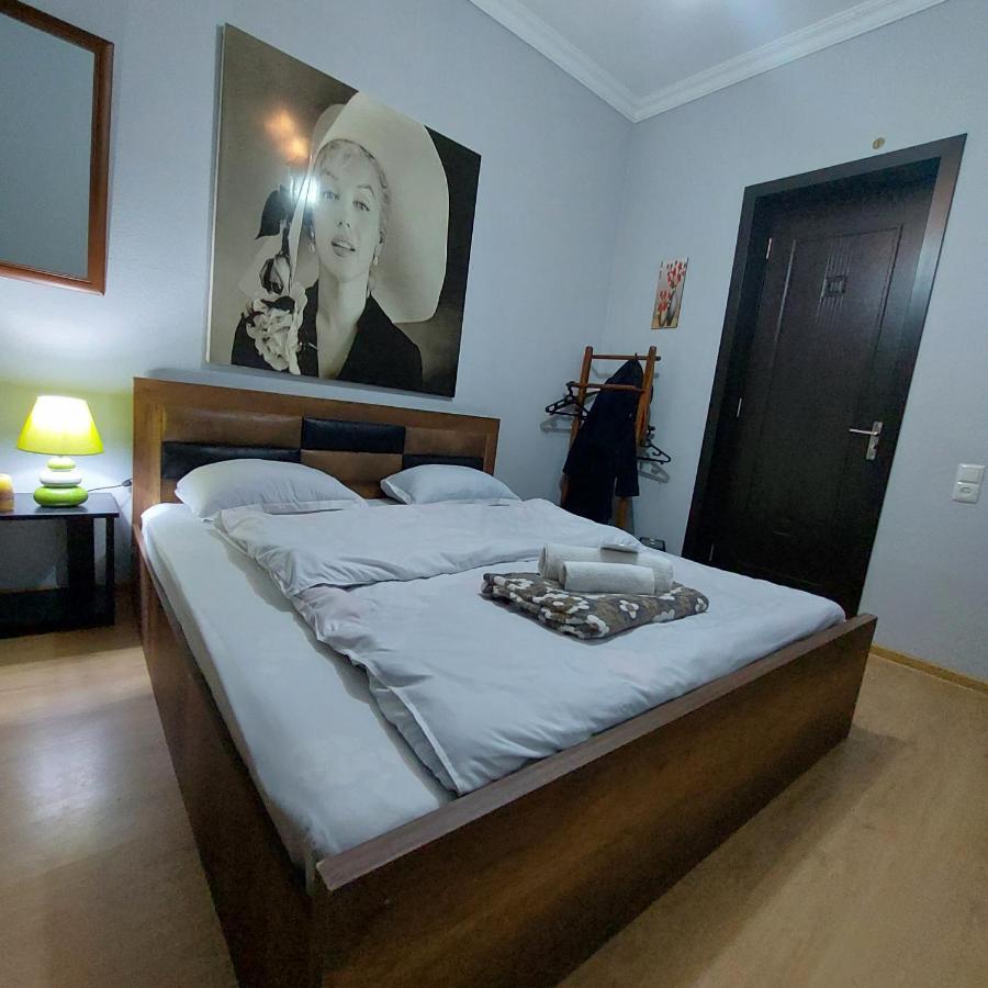 Guesthouse Different Tiflis Exterior foto