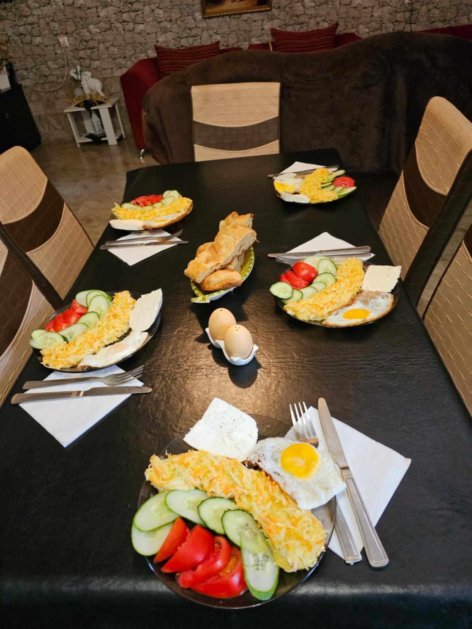 Guesthouse Different Tiflis Exterior foto