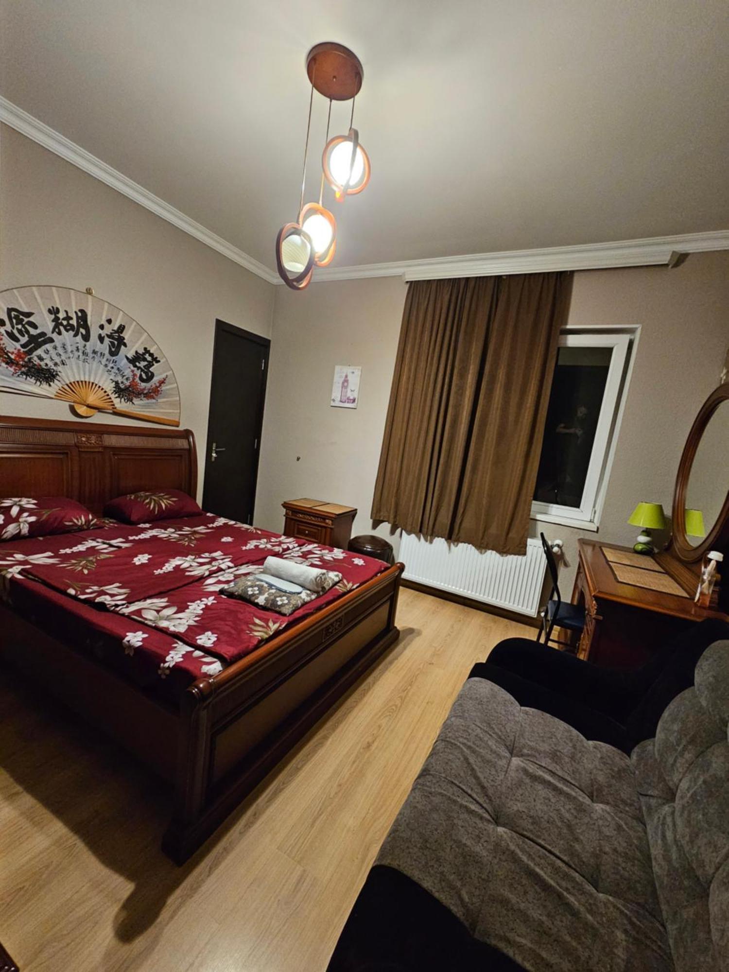 Guesthouse Different Tiflis Exterior foto