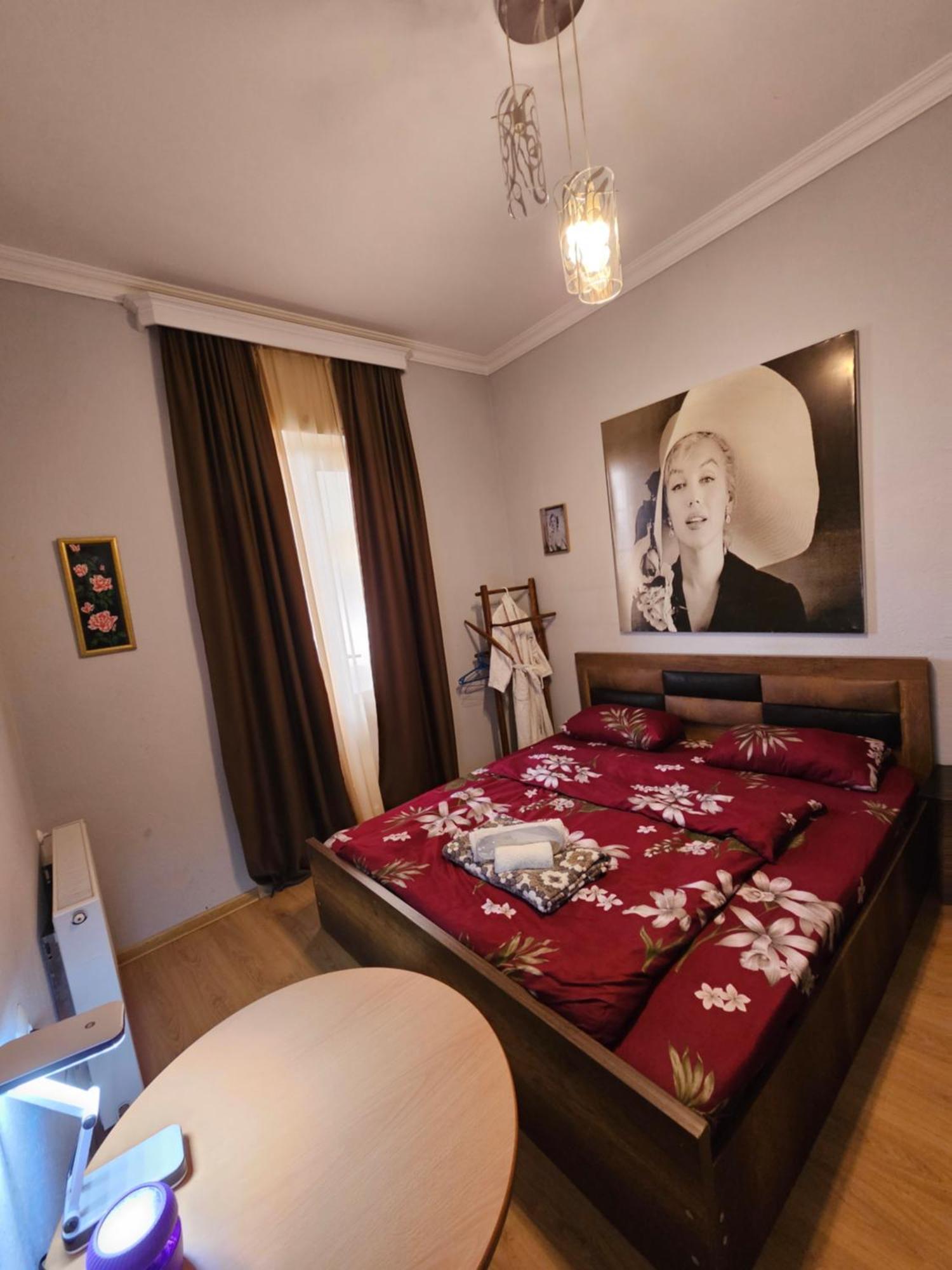 Guesthouse Different Tiflis Exterior foto