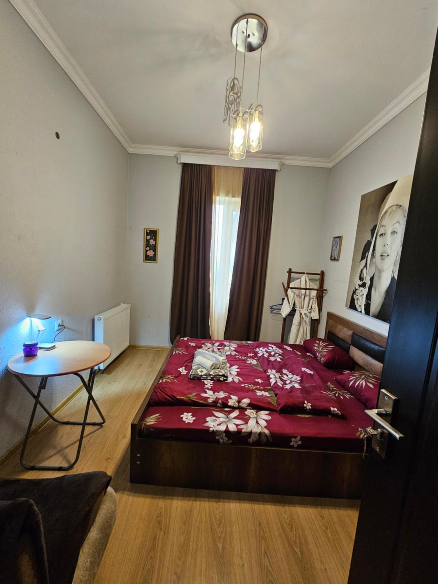 Guesthouse Different Tiflis Exterior foto